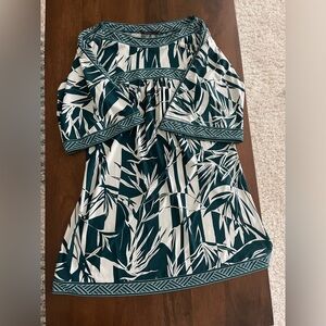 BCBG MAXAZRIA Women's Medium Tropical Leaf Print Peephole Sleeves in Size Small